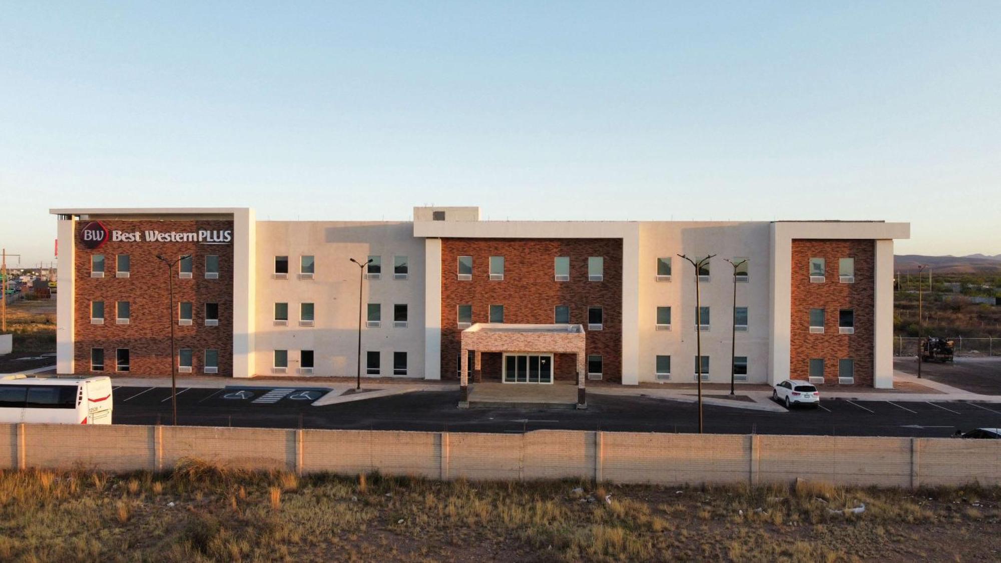 Best Western Plus Sacramento Chihuahua Exterior photo