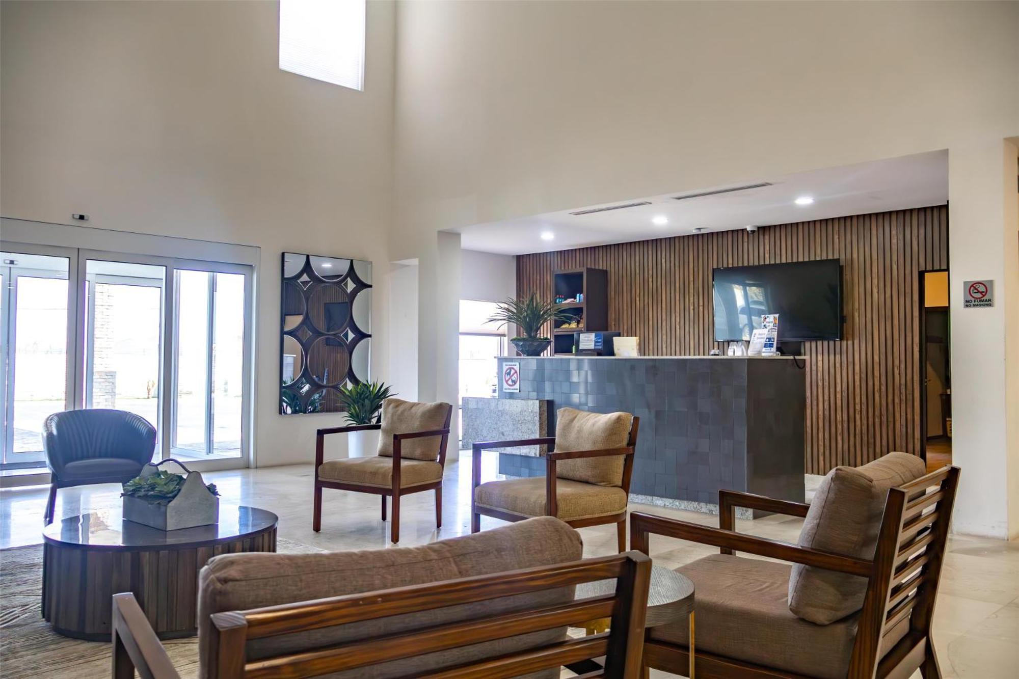 Best Western Plus Sacramento Chihuahua Exterior photo