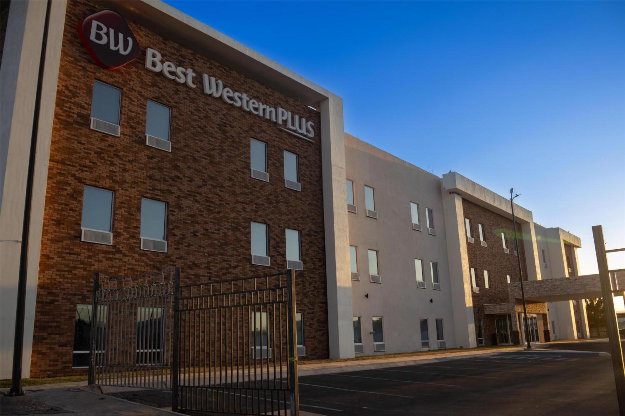 Best Western Plus Sacramento Chihuahua Exterior photo